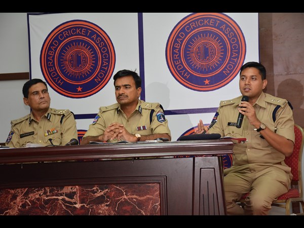  ఉప్పల్ వన్డేకు భద్రత కట్టుదిట్టం: సీపీ ఆనంద్