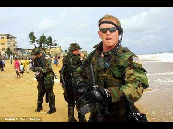 లాడెన్ శరీరంలోకి బుల్లెట్ దింపిన వ్యక్తి లాడెన్ శరీరంలోకి బుల్లెట్ దింపిన వ్యక్తి