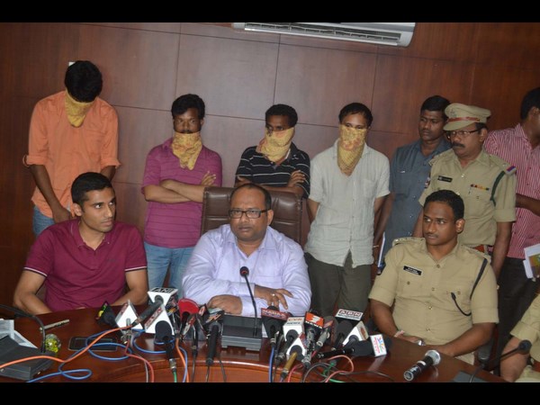 మీడియా ముందుకు