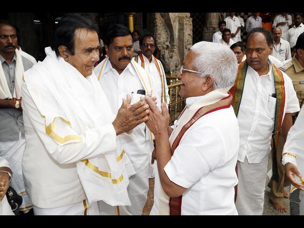  శ్రీవారి సేవలో లంక ప్రధాని జయరత్నే