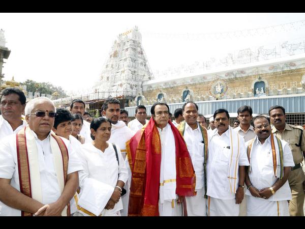  శ్రీవారి సేవలో లంక ప్రధాని జయరత్నే