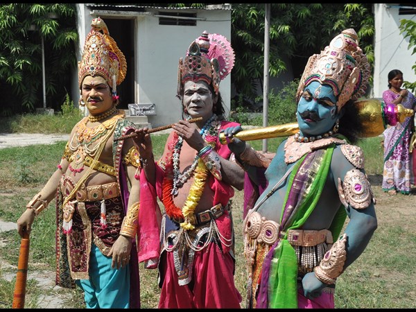 చిందు యక్షగాన కళాకారులు ఇలా..