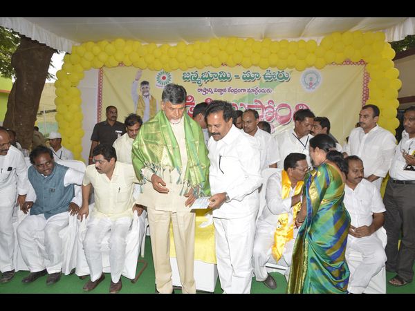  ఎన్టీఆర్ సుజల పథకాన్ని ప్రారంభించిన బాబు