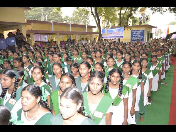  ఎన్టీఆర్ సుజల పథకాన్ని ప్రారంభించిన బాబు