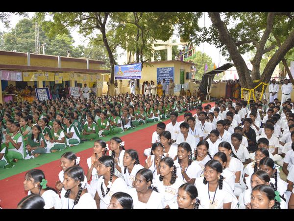  ఎన్టీఆర్ సుజల పథకాన్ని ప్రారంభించిన బాబు