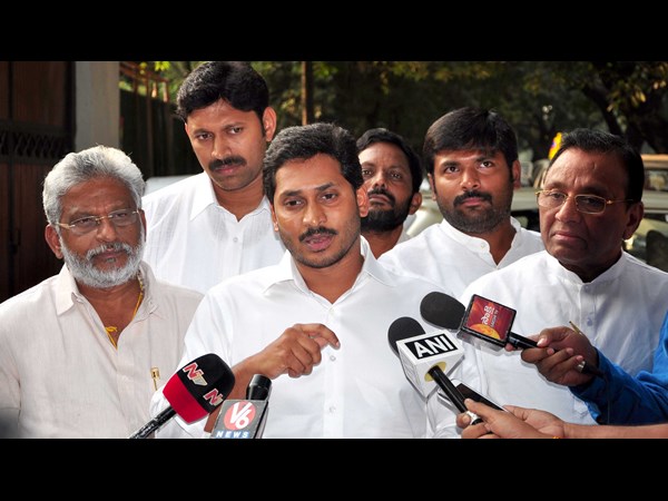 రాజ్‌నాథ్‌తో భేటీ