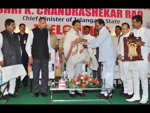 విద్యాసాగర రావుకు తెరాస సన్మానం