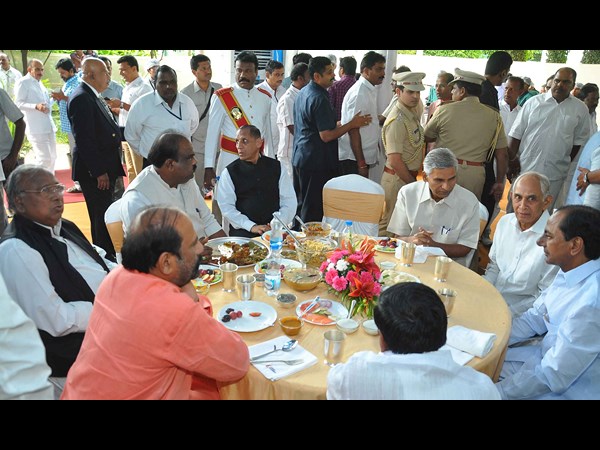  విద్యాసాగర రావుకు తెరాస సన్మానం