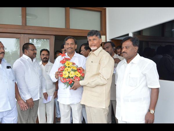  టీడీపీలోకి కాంగ్రెస్ నేతలు