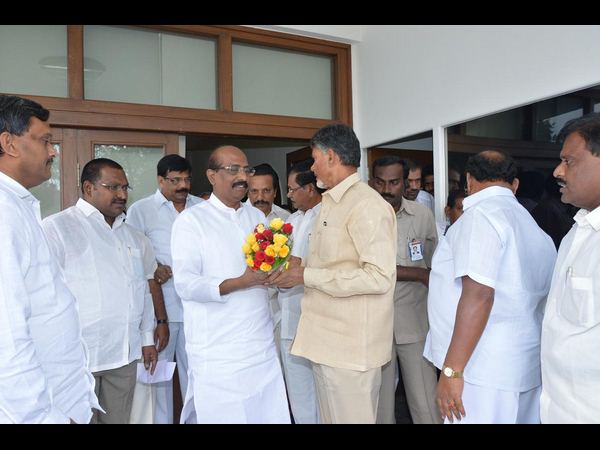  టీడీపీలోకి కాంగ్రెస్ నేతలు