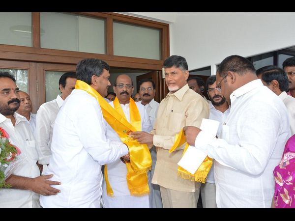 టీడీపీలోకి కాంగ్రెస్ నేతలు