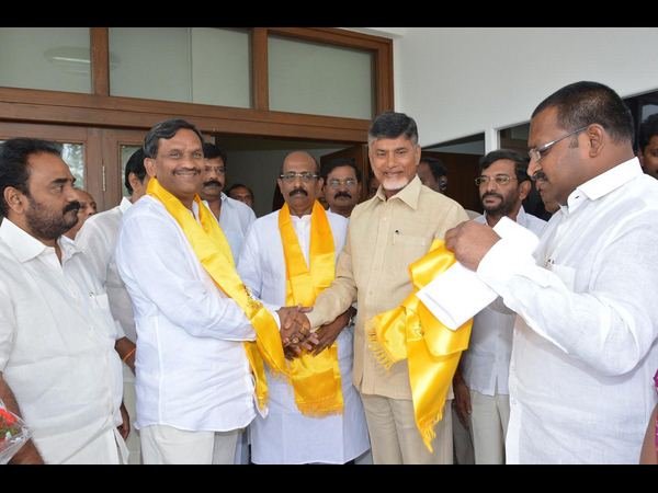  టీడీపీలోకి కాంగ్రెస్ నేతలు