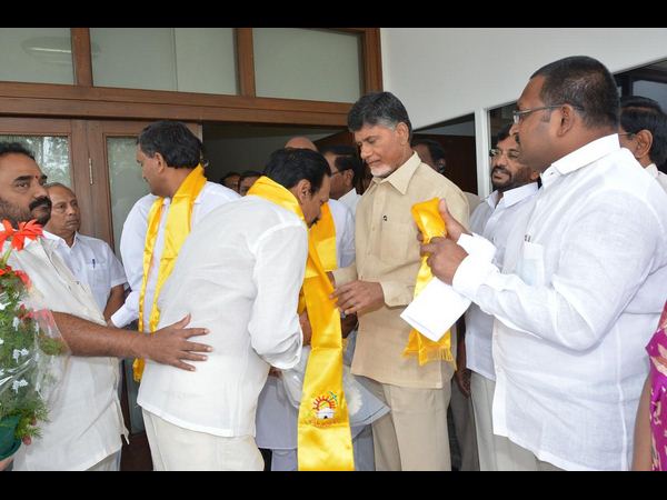  టీడీపీలోకి కాంగ్రెస్ నేతలు