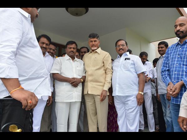  టీడీపీలోకి కాంగ్రెస్ నేతలు