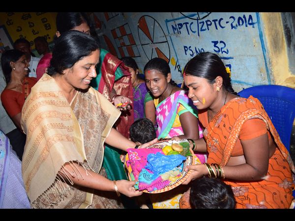  జన్మభూమి కార్యక్రమంలో పాల్గొన్న మంత్రి పరిటాల సునీత