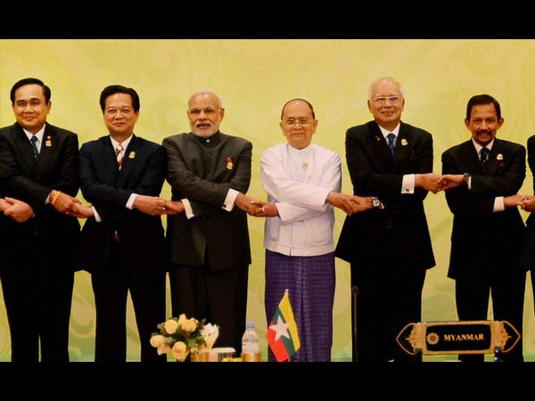 అసియాన్ శిఖరాగ్ర సదస్సు
