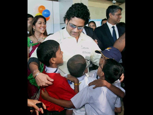 సచిన్ వినయ్‌శీలి అంటూ పొగిడిన కరుణానిధి