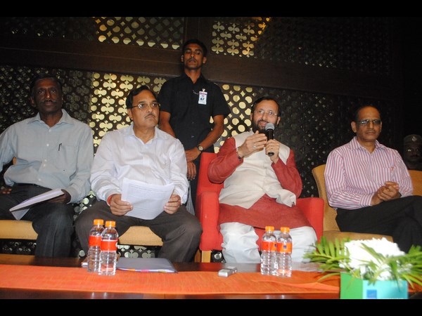 పర్యావరణం కోసం ఉపగ్రహ చిత్రాలు: మంత్రి జవదేకర్ 