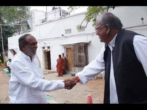 కే లక్ష్మణ్, విహెచ్