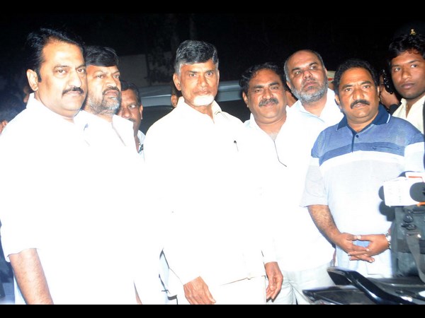 ముగిసిన సింగపూర్ టూర్, సిటీకి చంద్రబాబు