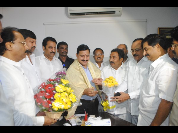  నేను హైదరాబాద్‌లో పుట్టాను: సుజనా