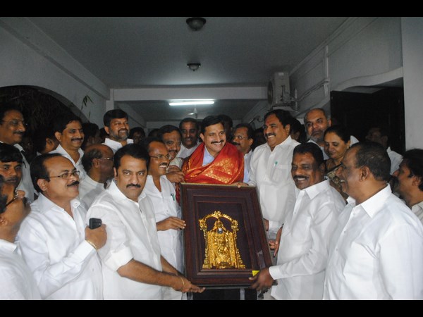 నేను హైదరాబాద్‌లో పుట్టాను: సుజనా