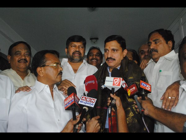  నేను హైదరాబాద్‌లో పుట్టాను: సుజనా