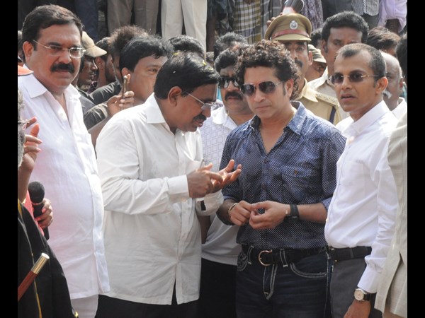  సచిన్ టెండుల్కర్