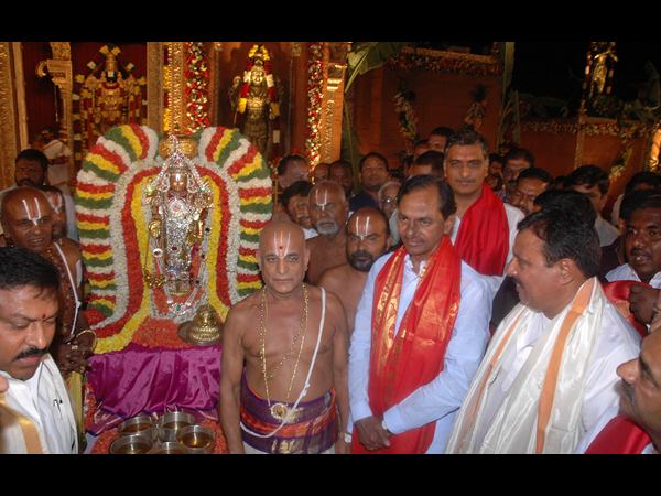  శ్రీవారి కల్యాణోత్సవంలో సీఎం కేసీఆర్