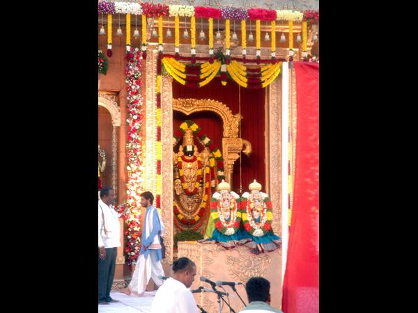 శ్రీవారి కల్యాణోత్సవంలో సీఎం కేసీఆర్