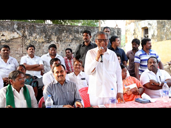 గ్రామాల్లో పర్యటన... గ్రామాల్లో పర్యటన...