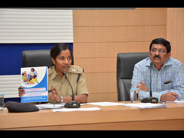 పోలీసు అధికారులకు భద్రతా కమిటీ సదస్సు పోలీసు అధికారులకు భద్రతా కమిటీ సదస్సు