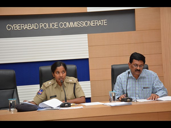 పోలీసు అధికారులకు భద్రతా కమిటీ సదస్సు పోలీసు అధికారులకు భద్రతా కమిటీ సదస్సు