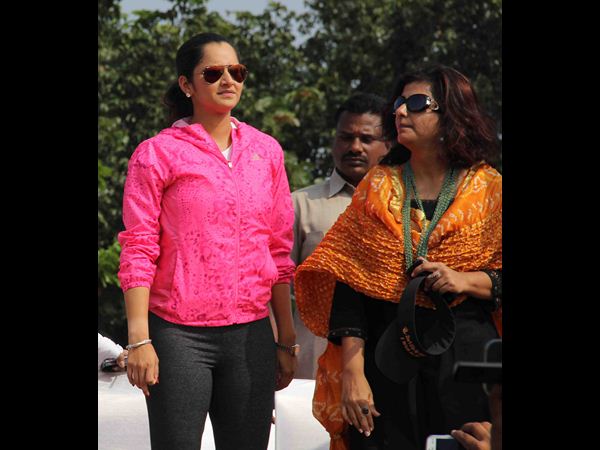 నెక్లస్ రోడ్‌లో సానియా మిర్జా సందడి