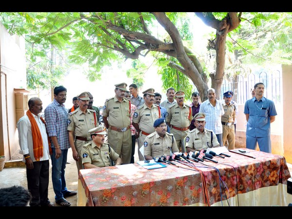 జల్సాల కోసం ఇంజనీరింగ్ విద్యార్ధులు చోరీలు