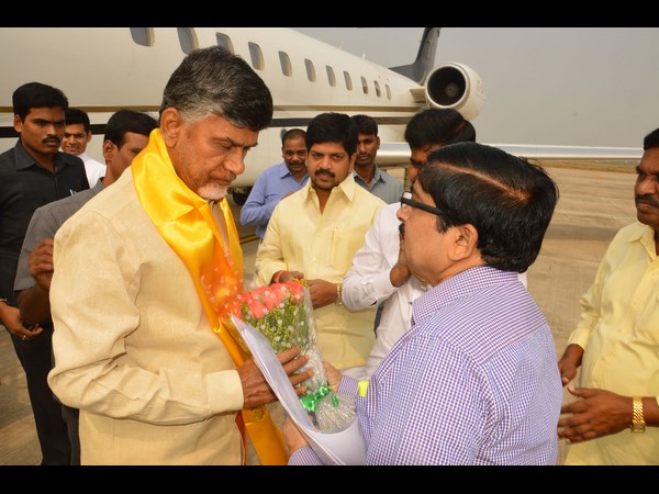 చంద్రబాబుకు స్వాగతం