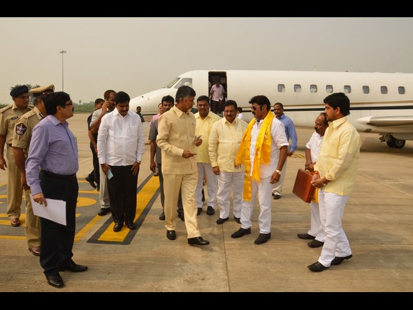 బాలకృష్ణతో చంద్రబాబు