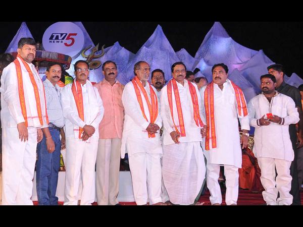 శివపార్వతుల కళ్యాణం వద్ద ఇరు ప్రాంతాల నేతలు