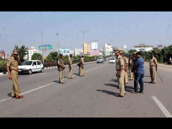 పోలీసులు అప్రమత్తం