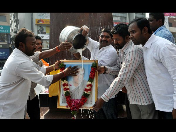 పాలాభిషేకం