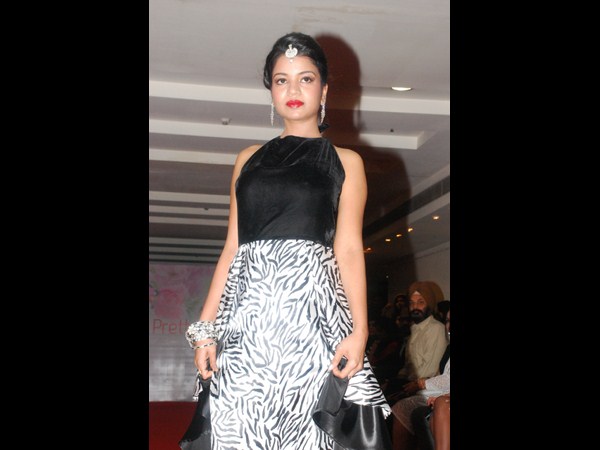 ప్రెటిఫికేషన్ ఫ్యాషన్‌లో అందాలు ఆరబోత