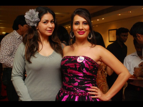  ప్రెటిఫికేషన్ ఫ్యాషన్‌లో అందాలు ఆరబోత