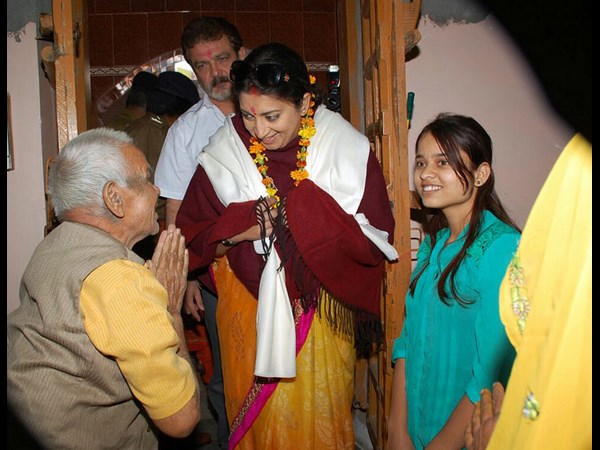 స్మృతి ఇరానీకి రాష్ట్రపతి అవుతారు: జ్యోతిష్యుడు