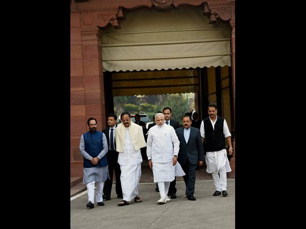  సభ సజావుగా.. పార్లమెంట్‌లో ప్రధాని మోడీ 