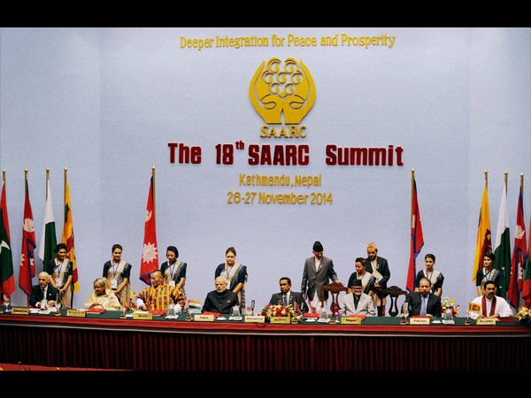 రోడ్డు మార్గంలో వద్దామంటే మా అధికారులు భయపడ్డారు: ప్రధాని మోడీ రోడ్డు మార్గంలో వద్దామంటే మా అధికారులు భయపడ్డారు: ప్రధాని మోడీ