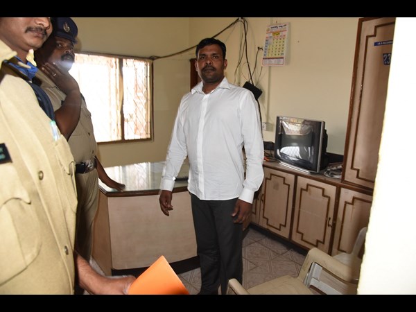 మహా మాయగాడు