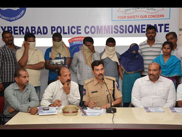 నైజీరియన్ గ్యాంగ్ పట్టివేత నైజీరియన్ గ్యాంగ్ పట్టివేత