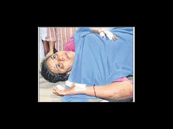 కేకలు వేసింది..