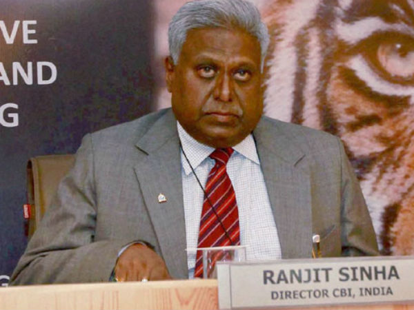 CBI chief Ranjit Sinha appears to be napping during Rajnath Singh's speech CBI chief Ranjit Sinha appears to be napping during Rajnath Singh's speech
