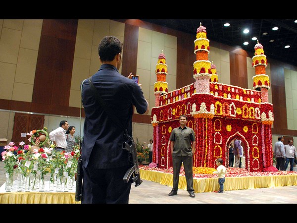  హైటెక్స్‌లోని హెచ్‌ఐసీసీలో గులాబీ షో... 